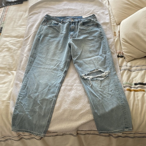 NWT American Eagle straight leg Jean size 14 32w - Picture 2 of 3